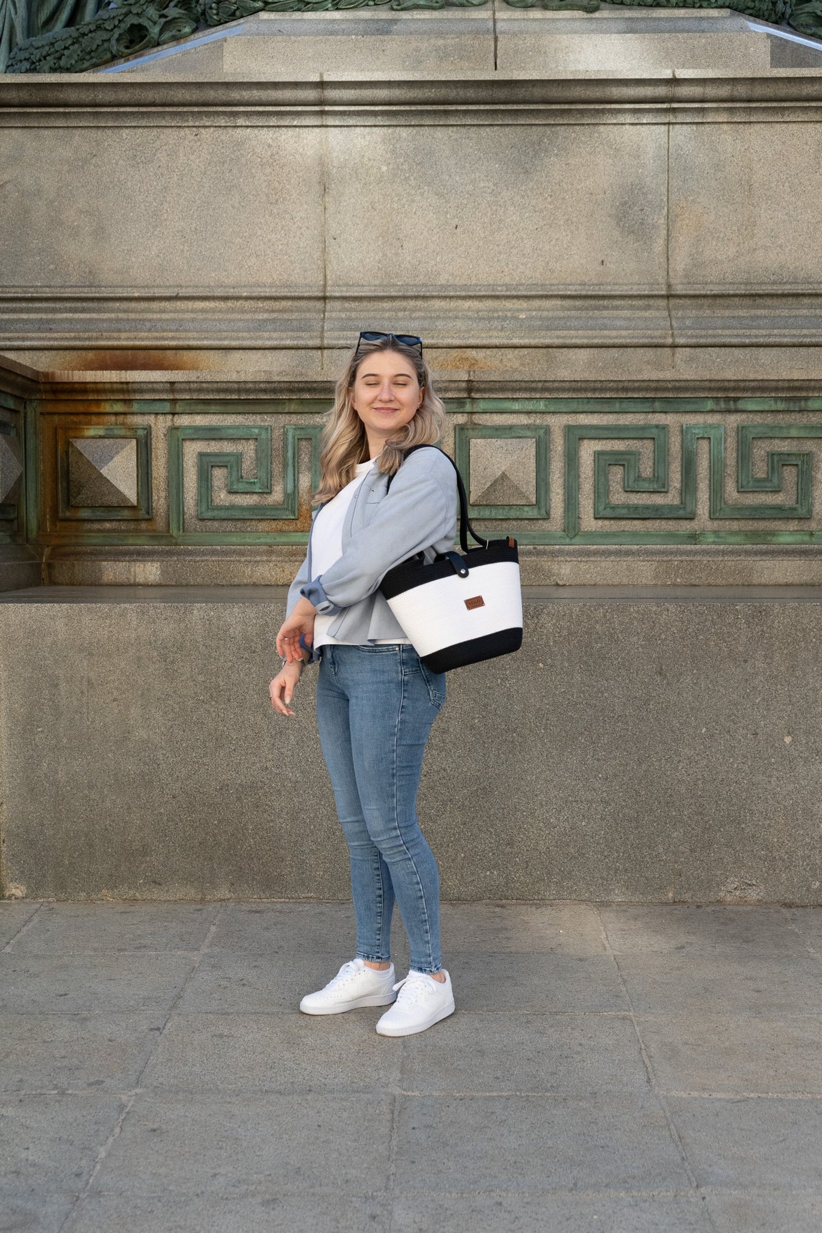 Handtasche Yolo Kordelzauber DuoColor Schwarz-Weiß Midi – Ansicht 4